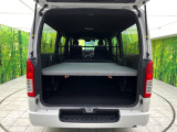 ラゲッジルームは、大容量のスペースを確保。普段のお買い物からレジャーまで、幅広く活躍してくれます!また、リアシートを倒すことでバリエーション豊かにお使いいただけます。