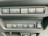 運転席右側には電動スライドドア等の各種スイッチがまとめられています!