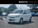 中古車専門再生工場にて熟練専任スタッフが丁寧に清掃、仕上げを実施しております。また、お客様に安心してご検討いただける様、公取協が定める基準に基づき車両検査を実施し、車両状態評価証を発行しております。