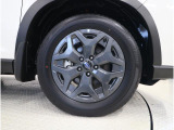 タイヤサイズは225/60R17です。