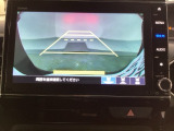 バックでの車庫入れも安心です! リアカメラが付いているバックモニター付のナビを装備しております。操作線もついており距離感も画面から確認できます。