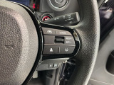 ステアリングにオーディオ操作スイッチが付いています。オーディオ画面に直接タッチしなくても操作が出来ますので、運転に集中できます。