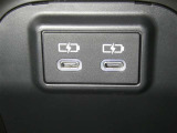 【充電用USB端子】デバイスの充電に便利です。※実際の接続端子は写真で確認or店舗までご気軽にお問合せください♪