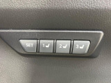 【メモリー機能付きパワーシート】ドライバーごとに設定したシート位置を記憶して、ボタン一つで切り替えできる便利な機能!運転する方が複数名いらっしゃるご家庭におすすめです♪