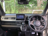フロントガラスが大きく、ワイドな視界で運転もしやすくなるように、設計されています。