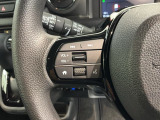 ステアリングにオーディオ操作スイッチが付いています。オーディオ画面に直接タッチしなくても操作が出来ますので、運転に集中できます。