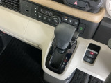 発進時から滑らかに加速する無段階変速のCVTはストップ&ゴーの多い街の中も快適です