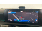 【コマンドシステム】センターのコントローラーとスイッチ類及び音声認識機能により、ナビゲーションやオーディオ&ビジュアル、車両設定等を安全に操作できます。また高精度ディスプレイを採用しています。