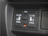 ◆両側電動スライドドア◆狭い駐車場でも乗り降りが楽々♪お子様が隣の車にドアを当ててしまう心配もございません!小さなお子様連れの方もこれで安心。