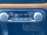 オートエアコンで温度調整も楽チン!四季を問わず快適に運転することが出来ます。