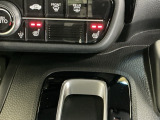 運転席/助手席シートヒーターで寒い日もすぐに温かくなり快適に過ごせます。2段階の温度調整が可能です