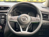 インテリアに合わせたデザインのステアリングは、運転される方のことも考え、運転しやすい形状、大きさです。是非一度、実際に触ってお確かめください。