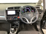 【前方視界】開放的な前方視界!運転がしやすく疲れにくいです♪窓が大きく、見通しがとっても良いおクルマですよ♪
