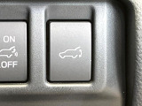 【パワーバックドア】スマートキーや運転席のボタンを押すだけでリアゲートが自動で開閉します!荷物を持っている時や、高い位置にあるバックドアを閉める際に便利な機能です♪