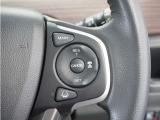 ◆アダプティブクルーズコントロール◆予め設定した車速内でクルマが自動的に加減速。前走車との適切な車間距離を維持しながら追従走行します。【LKAS】車線維持支援システムでステアリング操作を支援。