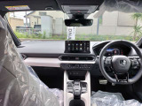 インパネ周りです!白を組み合わせたおしゃれでシックな内装です!