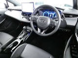 【運転席まわり】・・・ハンドルやシートなども隅々までクリーニング済み。キレイな車内でドライブがより一層快適にお楽しみいただけると思います。