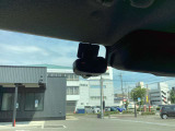 もう無くてはならない、ドライブレコーダーが搭載済みです!あおり運転等の抑制にもなりますし、万が一の時もこれでバッチリ確認できます!