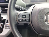 【ステリモ】ステアリングリモコンスイッチにてオーディオ操作可能となっており、運転にも集中できます。少しでも視線移動を減らし事故に遭う確率を下げます。