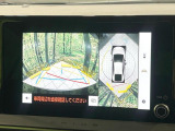 【パノラミックビューモニター】専用のカメラにより、上から見下ろしたような視点で360度クルマの周囲を確認することができます☆死角部分も確認しやすく、狭い場所での切り返しや駐車もスムーズに行えます。