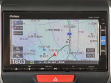 安心の純正メモリーナビゲーション(VXM-175VFi)が装備されております。純正品なので保証対象となり安心してお使いいただけます。