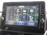 ナビゲーションは純正9インチメモリーナビ(MM320D-L)を装着しております。AM、FM、CD、DVD再生、Bluetooth、音楽録音再生、フルセグTVがご使用いただけます。