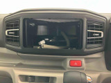 たとえばダイハツのお店にある、たくさんのスマアシ搭載車は、正常に作動する事をしっかり確認します。