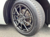 純正16インチアルミホイールでスタイルバッチリ!195/50R16タイヤです