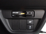 ETC付。高速道路の料金所はキャッシュレスで通過です。サービスエリア等にあるスマートインターの出入口も利用可能でとっても便利。ご納車後すぐにお使い頂けるようセットアップしてのお渡しとなります。