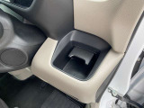 運転席ドリンクホルダーです。