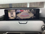 【360&deg;ビューモニター】  とても分かりやすい、クルマの上から見下ろしたような映像で、駐車サポートをしてくれます。