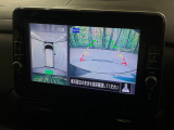 【アラウンドビューモニター】専用のカメラにより、上から見下ろしたような視点で360度クルマの周囲を確認することができます☆死角部分も確認しやすく、狭い場所での切り返しや駐車もスムーズに行えます。