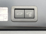 【パワーバックドア】スマートキーや運転席のボタンを押すだけでリアゲートが自動で開閉します!荷物を持っている時や、高い位置にあるバックドアを閉める際に便利な機能です♪