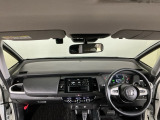 【前方視界】開放的な前方視界!運転がしやすく疲れにくいです♪窓が大きく、見通しがとっても良いおクルマですよ♪