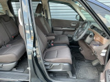 フロントシートです!!セパレートシートなのでお尻をしっかりホールド!!スポーティな運転にも最適です!!