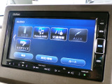 CD、DVD、Bluetooth、AM、FM、AUX、スマートフォン接続ができます。