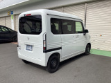 全長399cm、幅147cm、高さ196cmのお車になります。