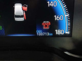 走行距離は10万キロを超えていますが、トヨタならではの耐久性で、まだまだ快適に走り続けられる一台です。