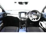 XC40 B4 AWD モメンタム 4WD 