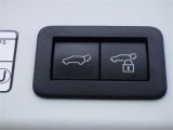 トヨタ認定中古車保証付!(1年間、距離無制限 HV車はHV保証付) 別途延長保証もご用意しております♪ ぜひ現車を確認にご来店ください