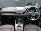 【禁煙車】禁煙車ですから、当然イヤな臭いもございません。単純にキレイなだけでなく、この使用感の少なさがデモUP車ならではですね。ぜひ現車でご確認ください。