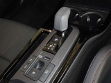 電動パーキングブレーキ・ブレーキホールドを装備してます。ホールド機能は信号待ちが多い一般道で疲労軽減になり、大好評です!