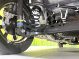 お車を安心してお乗りいただく為には、足回りの定期点検が欠かせません。サービスサポート(有償保証)では無料点検もご提供しており、安心のカーライフをお過ごしいただけるサポート体制が整っています。