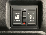 【両側パワースライドドア】両側がパワースライドドアになっており、運転席のスイッチやスマートキーでも開閉が可能です!開口部も広いので乗り降りも楽々♪