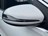 3人分のシートポジションを記憶させる事が可能で、スイッチ一つでベストポジションを呼び出せます。シートポジションを毎回設定する煩わしさがなくなり大変便利な装備です。