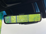【デジタルインナーミラー】後席の大きな荷物や同乗者で後方が確認しづらい時でも安心!カメラが撮影した車両後方の映像をルームミラー内に表示。クリアな視界で状況の確認が可能です!