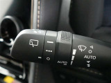 フロントワイパーは雨滴量と車速に応じてワイパーが作動してくれるオートモード付きです♪