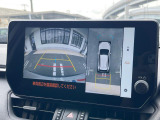【パノラミックビューモニター】専用のカメラにより、上から見下ろしたような視点で360度クルマの周囲を確認することができます☆死角部分も確認しやすく、狭い場所での切り返しや駐車もスムーズに行えます。