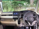 フロントガラスが大きく、ワイドな視界で運転もしやすくなるように、設計されています。