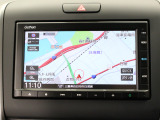 【純正ナビゲーション】使いやすいナビ操作にオーディオ機能も充実!Bluetooth接続で運転中のハンズフリー電話や好みの音楽を車内に流す事が出来ます。ラインナップや車種に応じて豊富な機能が使用可能♪